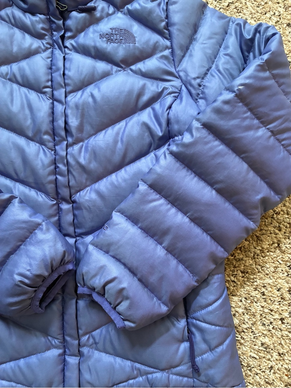 The North Face 550 Lightweight Quilted Goosedown Puffer Jacket - Picture 7 of 13